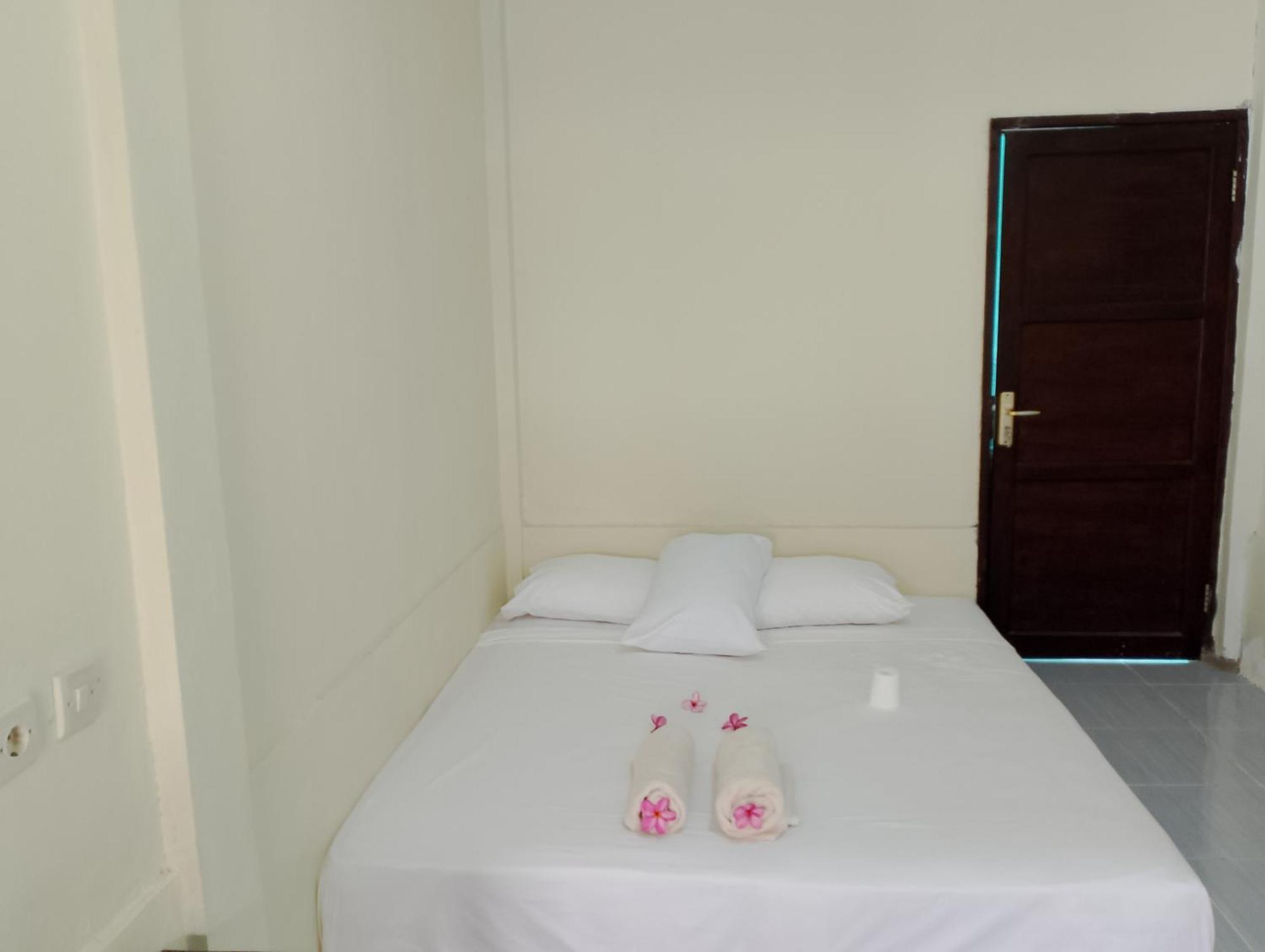 Mbe Baleng Ku Hotel Mangsit Buitenkant foto